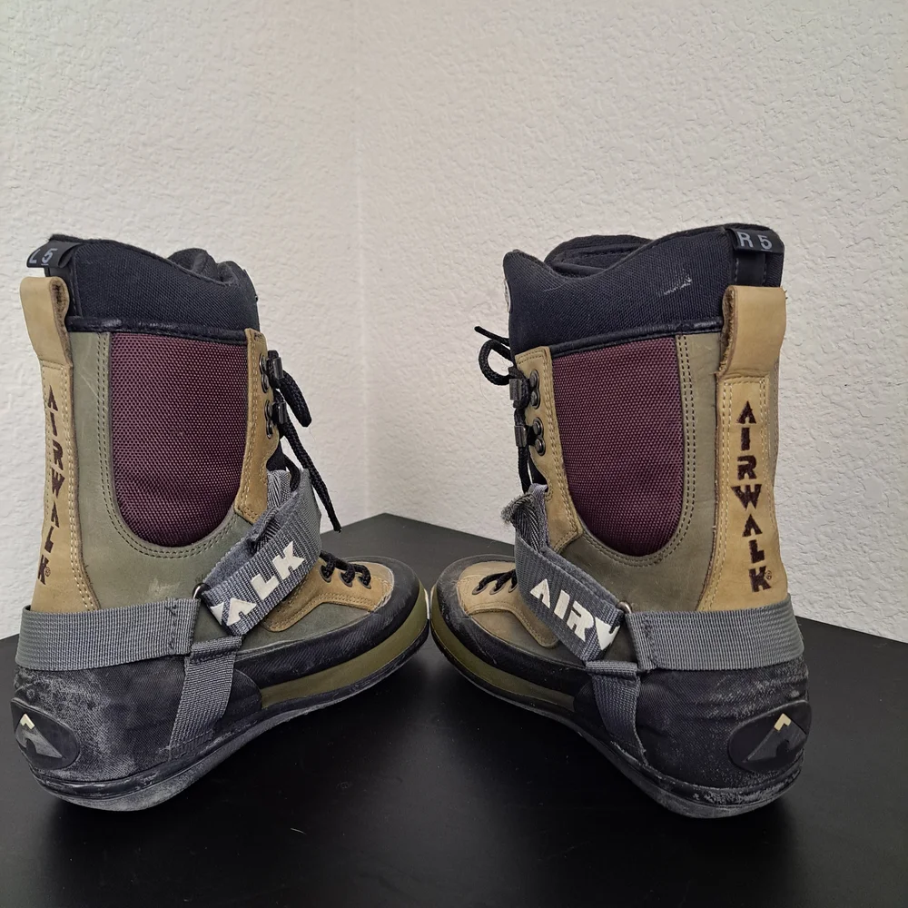 Airwalk Kiddos Unisex Size 5 Freeride Snowboard Boots Alma Kodiak Lace Up - Picture 6 of 9
